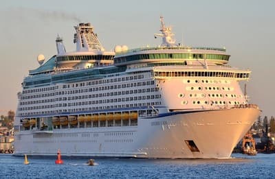 Лайнер Explorer Of The Seas, компании Royal Caribbean International