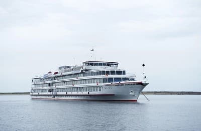 Лайнер Максим Горький, компании ВодоходЪ