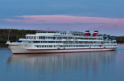 Лайнер Михаил Фрунзе, компании ВодоходЪ