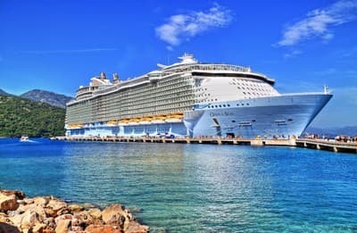 Лайнер Oasis Of The Seas, компании Royal Caribbean International