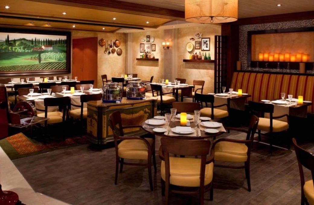 Лайнер Independence Of The Seas, компании Royal Caribbean International. Фото 1