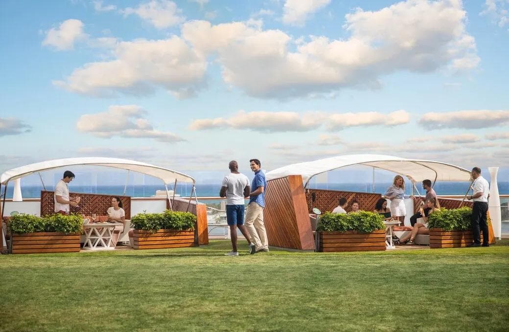 Лайнер Celebrity Eclipse, компании Celebrity Cruises. Фото 1