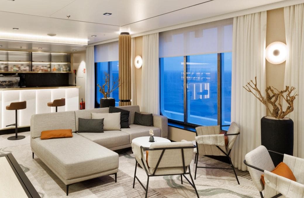 Лайнер SH Vega, компании Swan Hellenic. Фото 1