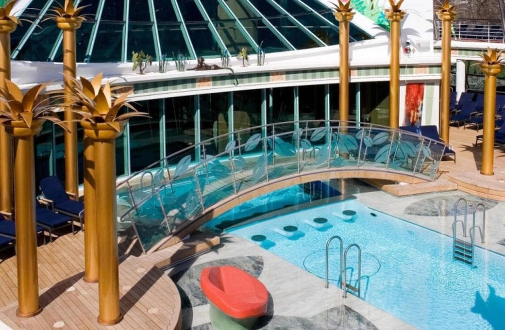 Лайнер Serenade Of The Seas, компании Royal Caribbean International. Фото 1