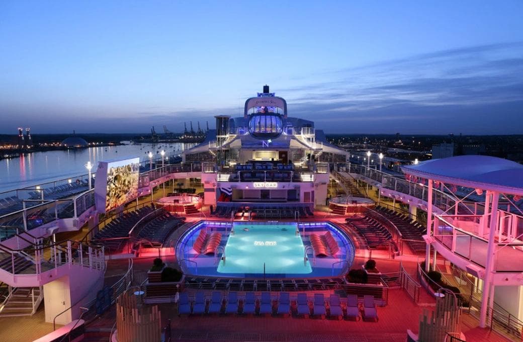 Лайнер Anthem Of The Seas, компании Royal Caribbean International. Фото 1