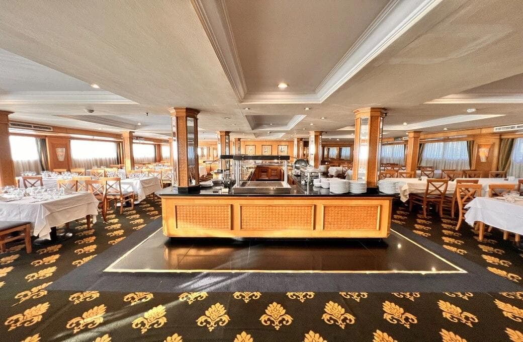 Лайнер Iberotel Crown Emperor, компании Nile River Cruises. Фото 1