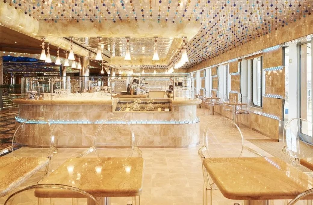 Лайнер Costa Diadema, компании Costa Cruises. Фото 1