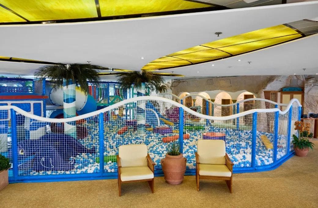 Лайнер Astoria Grande, компании Astoria Grande Cruises. Фото 1