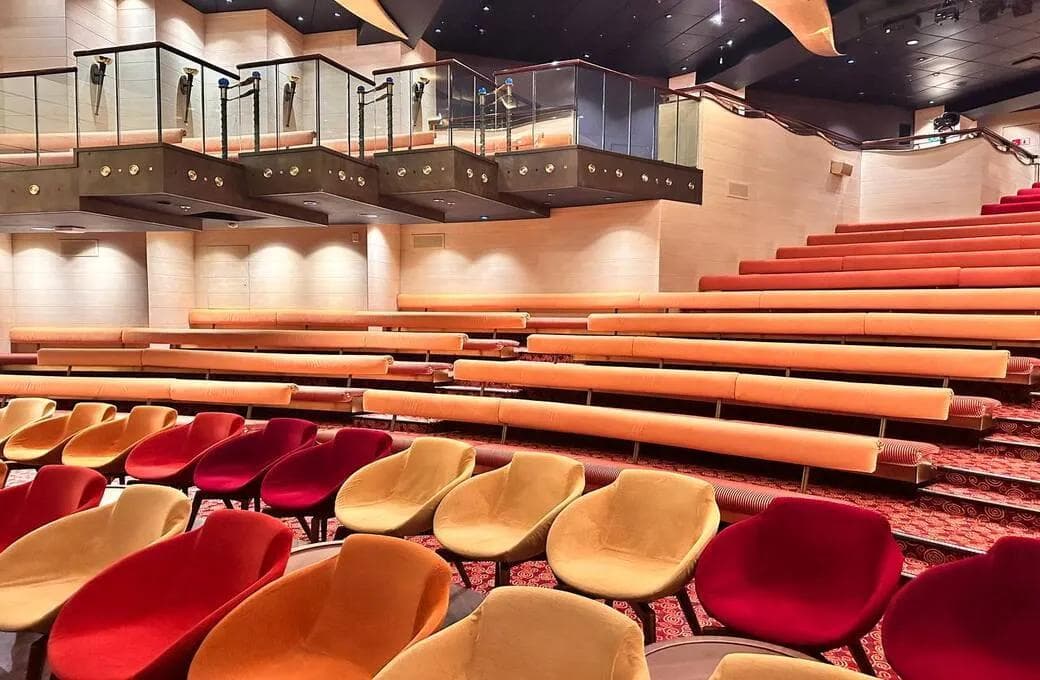 Лайнер Celestyal Discovery, компании Celestyal Cruises. Фото 1