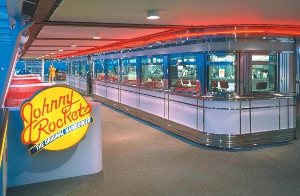 Лайнер Adventure Of The Seas, компании Royal Caribbean International. Фото 1