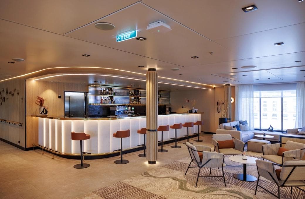 Лайнер SH Diana, компании Swan Hellenic. Фото 1