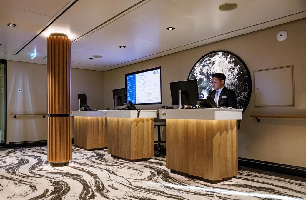 Лайнер SH Diana, компании Swan Hellenic. Фото 1