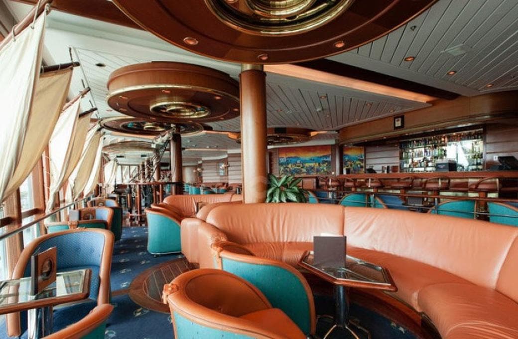 Лайнер Grandeur Of The Seas, компании Royal Caribbean International. Фото 1