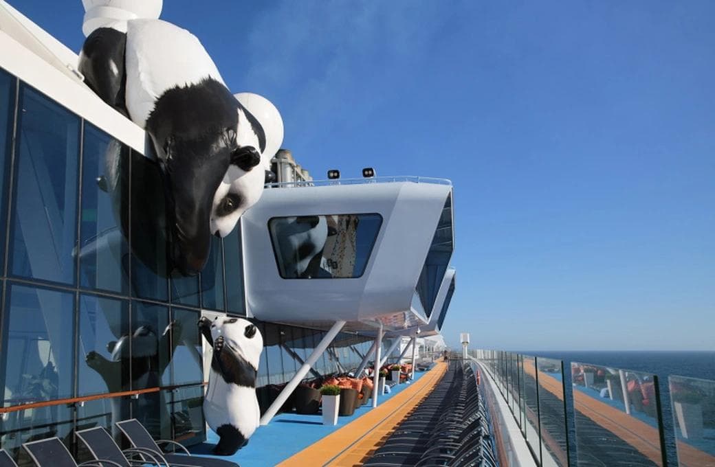 Лайнер Ovation Of The Seas, компании Royal Caribbean International. Фото 1