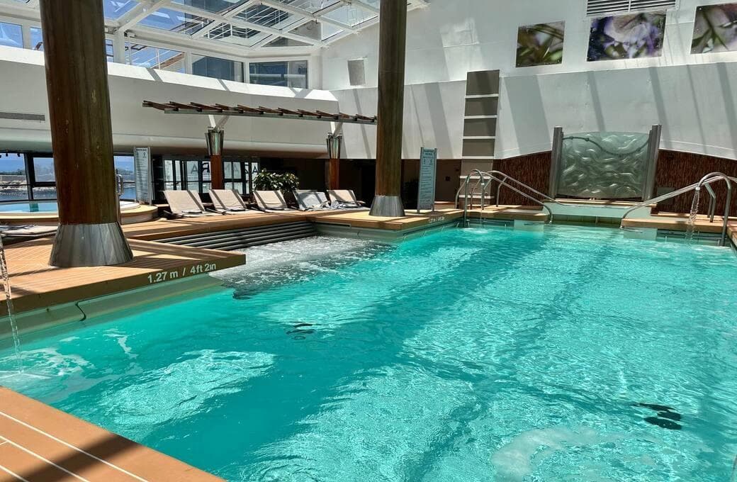 Лайнер Celebrity Infinity, компании Celebrity Cruises. Фото 1