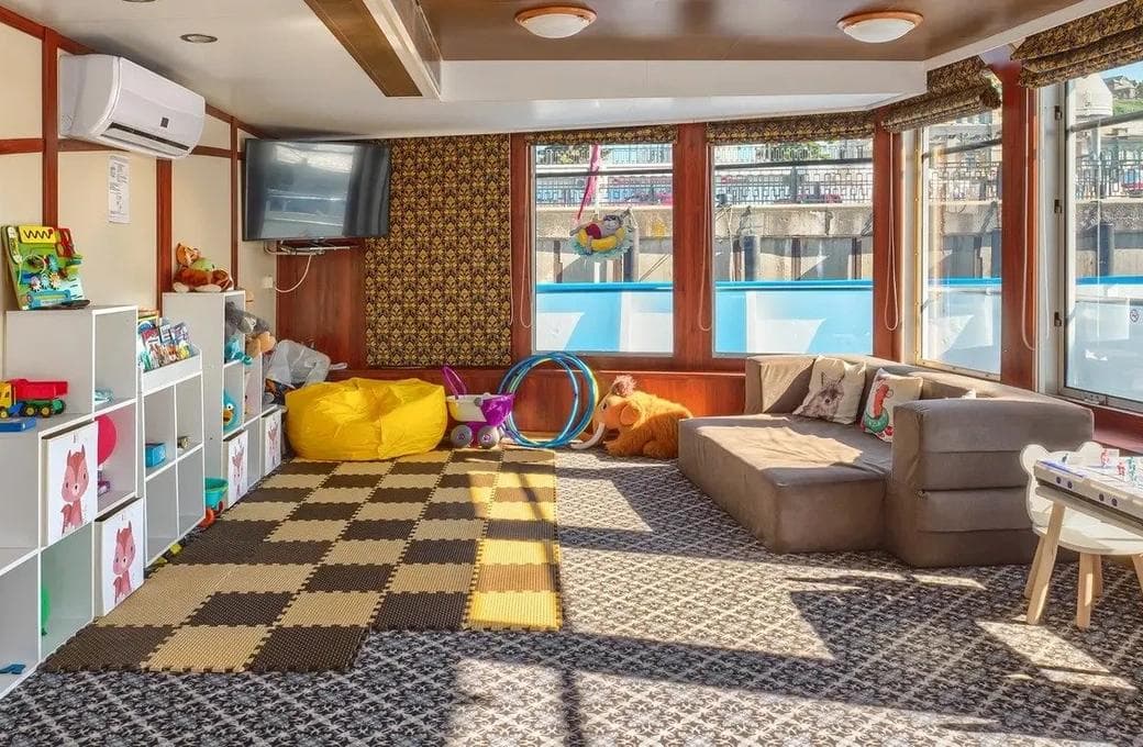 Лайнер Зосима Шашков, компании ВодоходЪ. Фото 1