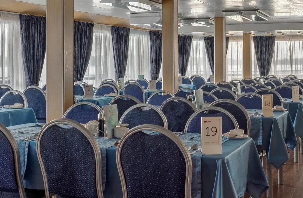 Лайнер Михаил Фрунзе, компании ВодоходЪ. Фото 1