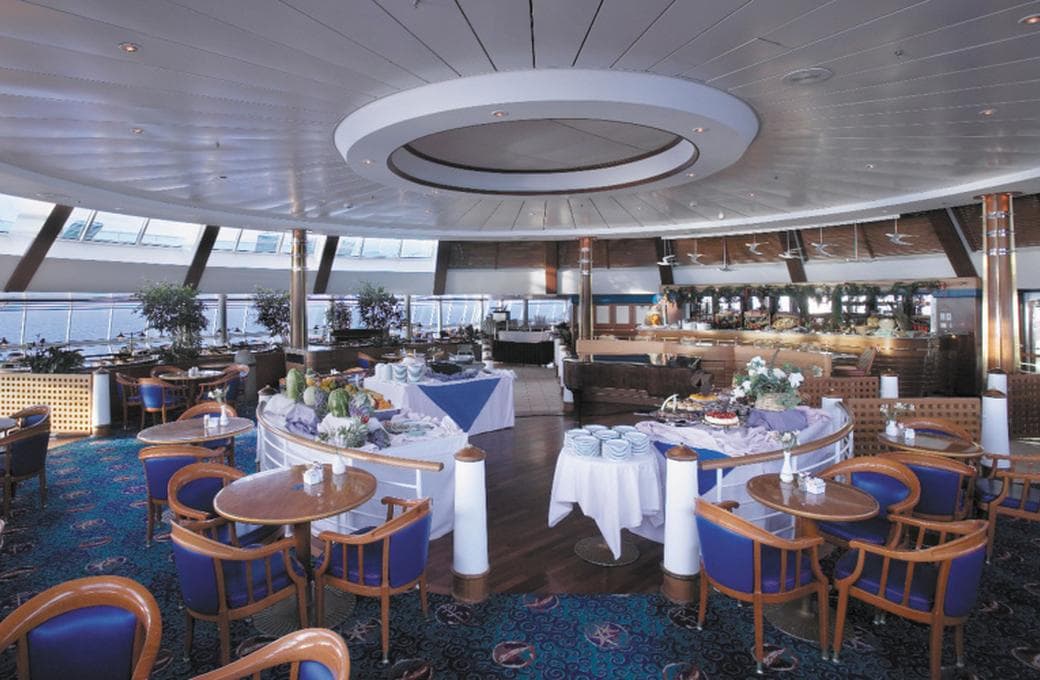 Лайнер Enchantment Of The Seas, компании Royal Caribbean International. Фото 1