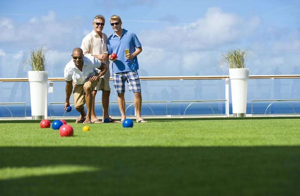 Лайнер Celebrity Equinox, компании Celebrity Cruises. Фото 1