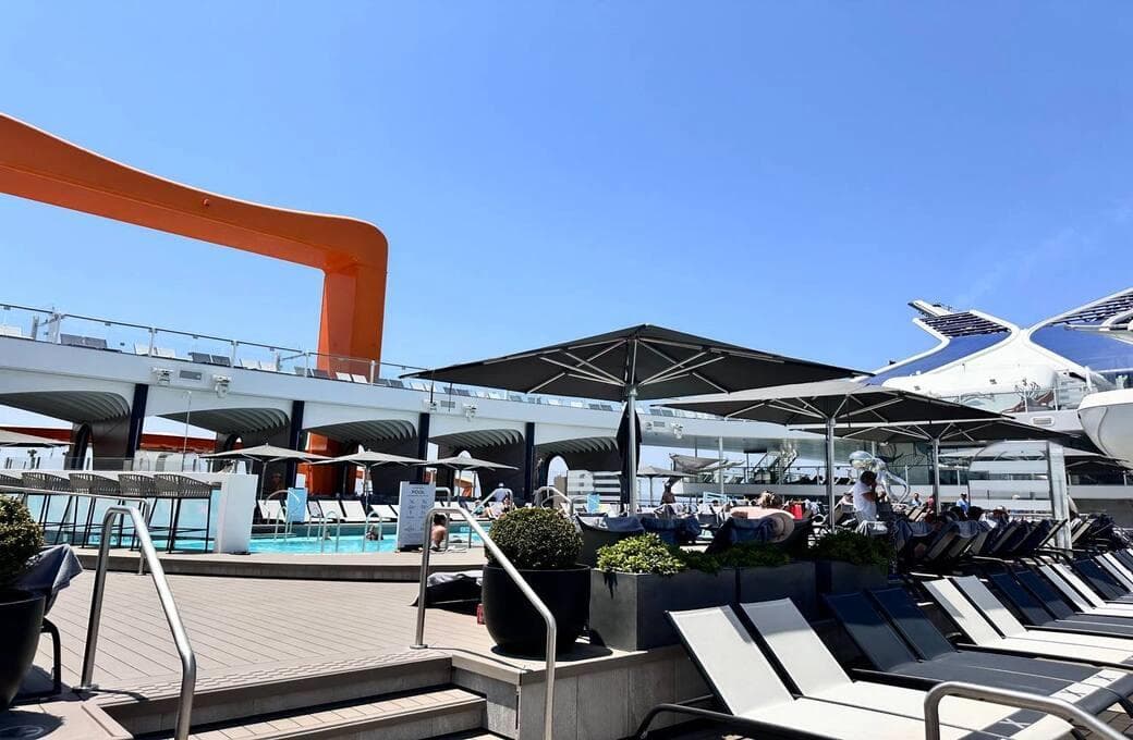 Лайнер Celebrity Ascent, компании Celebrity Cruises. Фото 1