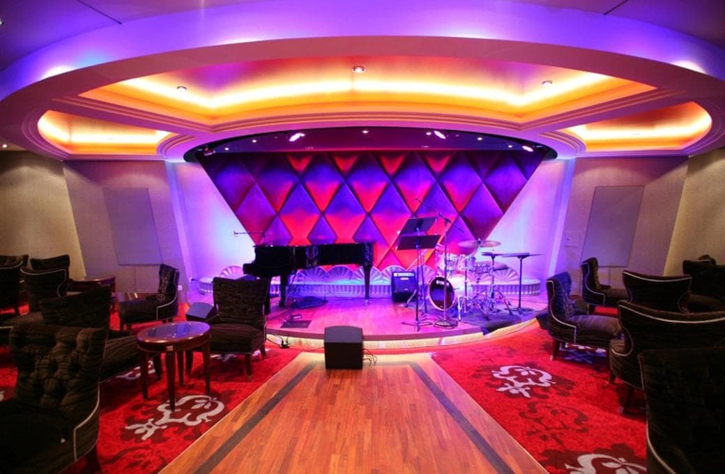 Лайнер Oasis Of The Seas, компании Royal Caribbean International. Фото 1