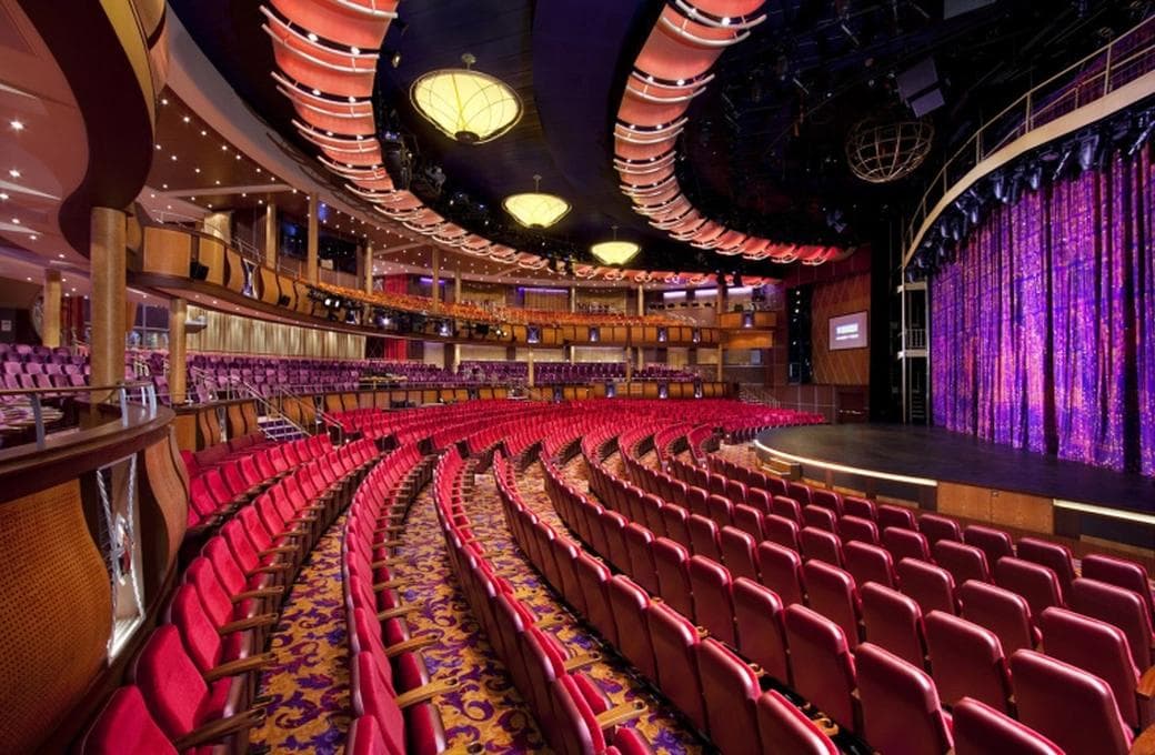 Лайнер Allure Of The Seas, компании Royal Caribbean International. Фото 1