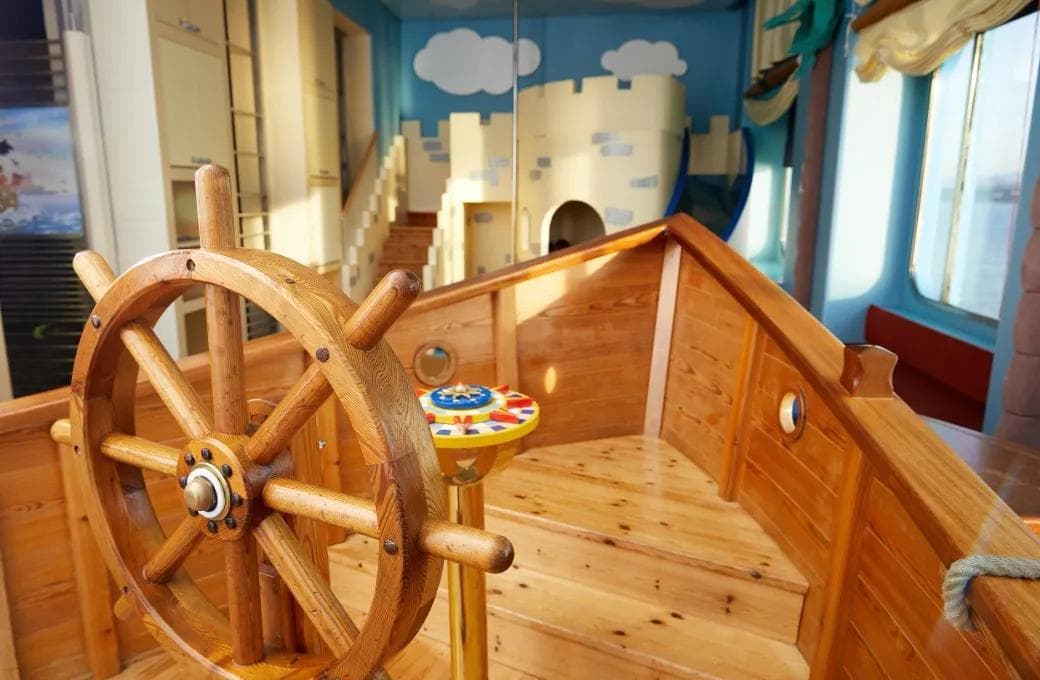 Лайнер Astoria Grande, компании Astoria Grande Cruises. Фото 1