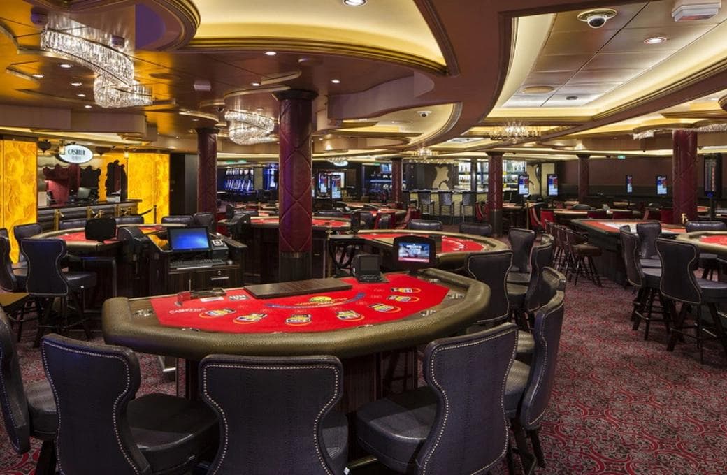 Лайнер Ovation Of The Seas, компании Royal Caribbean International. Фото 1