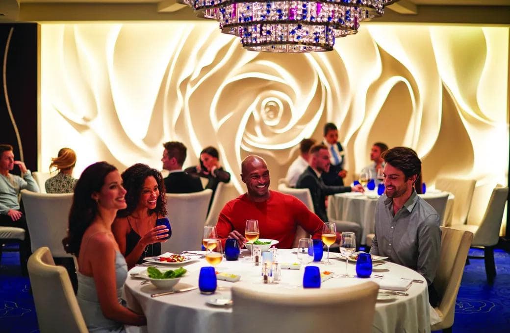 Лайнер Celebrity Silhouette, компании Celebrity Cruises. Фото 1