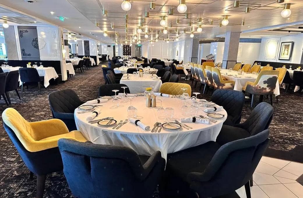 Лайнер Celebrity Ascent, компании Celebrity Cruises. Фото 1