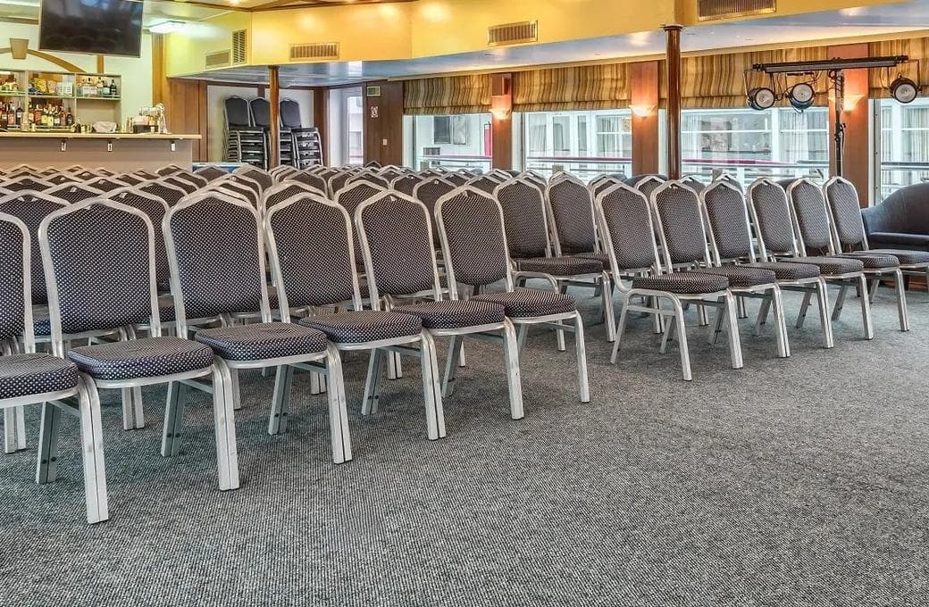 Лайнер Константин Симонов, компании ВодоходЪ. Фото 1