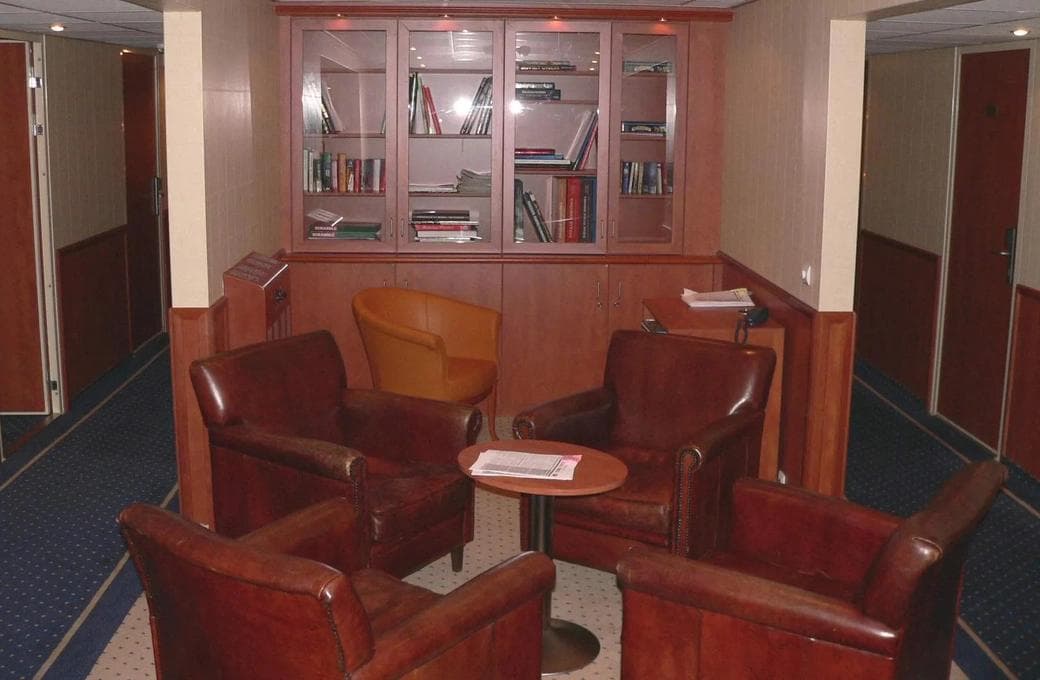 Лайнер Тихий Дон, компании Донинтурфлот. Фото 1