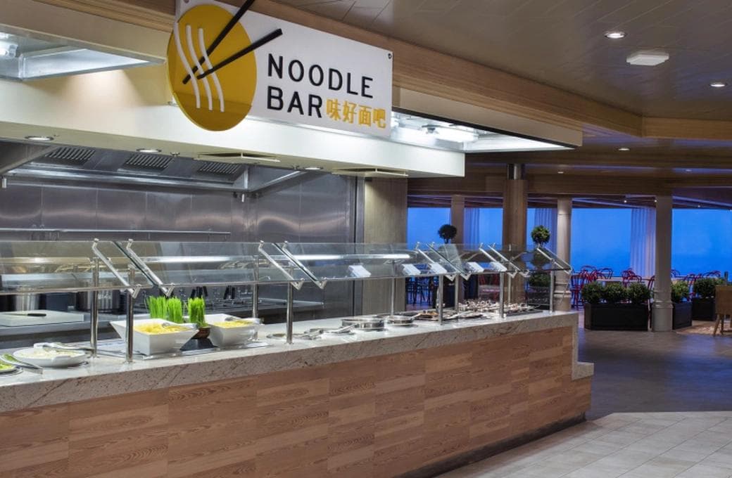 Лайнер Spectrum Of The Seas, компании Royal Caribbean International. Фото 1