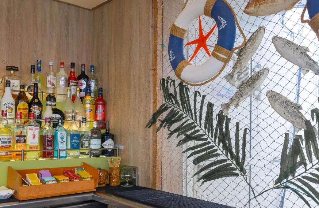 Лайнер Astoria Grande, компании Astoria Grande Cruises. Фото 1