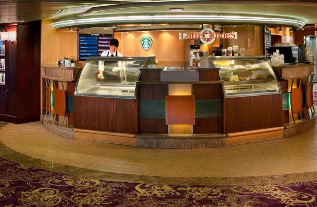 Лайнер Rhapsody Of The Seas, компании Royal Caribbean International. Фото 1