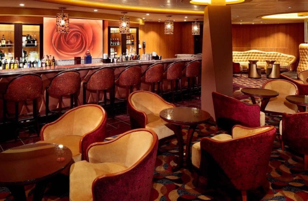 Лайнер Ovation Of The Seas, компании Royal Caribbean International. Фото 1