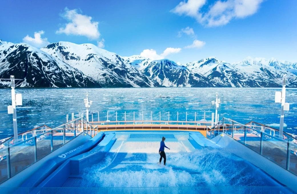 Лайнер Ovation Of The Seas, компании Royal Caribbean International. Фото 1