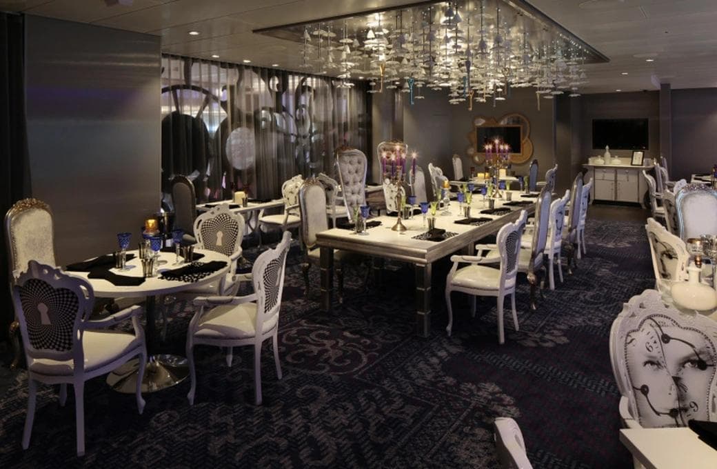 Лайнер Ovation Of The Seas, компании Royal Caribbean International. Фото 1