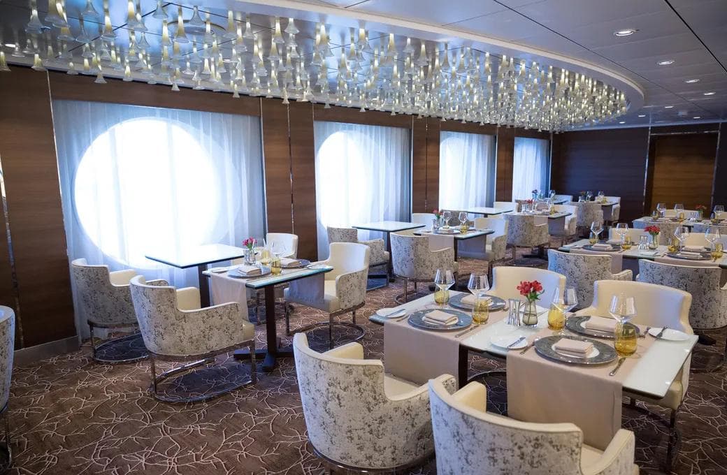 Лайнер Celebrity Millennium, компании Celebrity Cruises. Фото 1