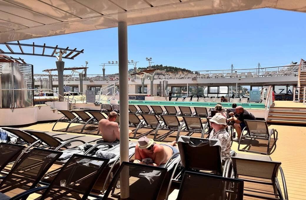 Лайнер Celebrity Infinity, компании Celebrity Cruises. Фото 1