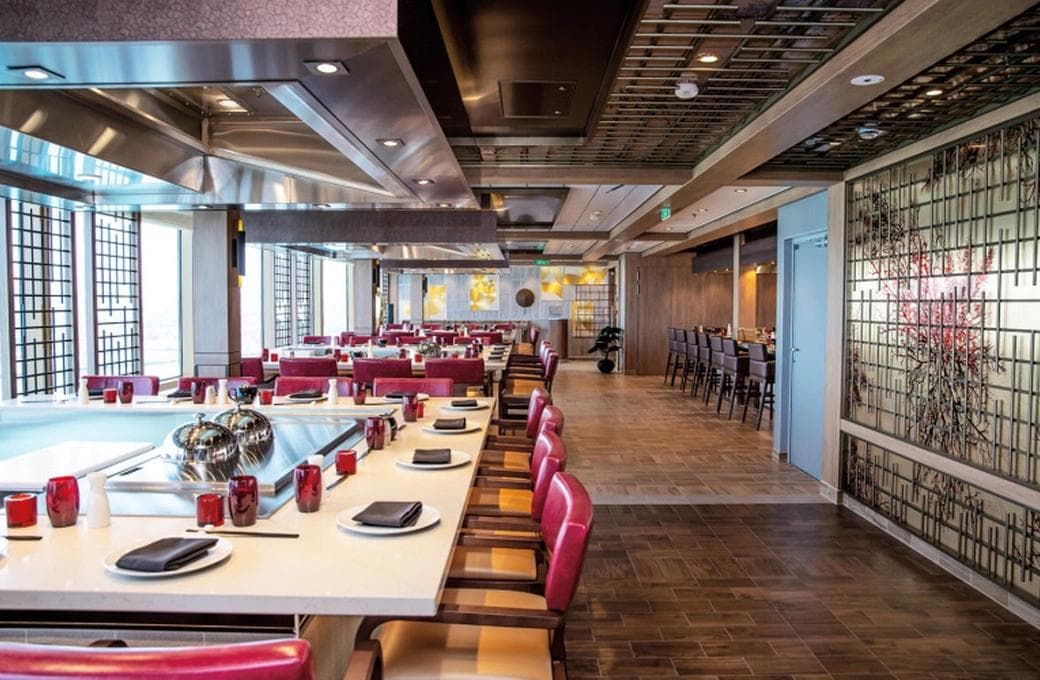 Лайнер Odyssey Of The Seas, компании Royal Caribbean International. Фото 1