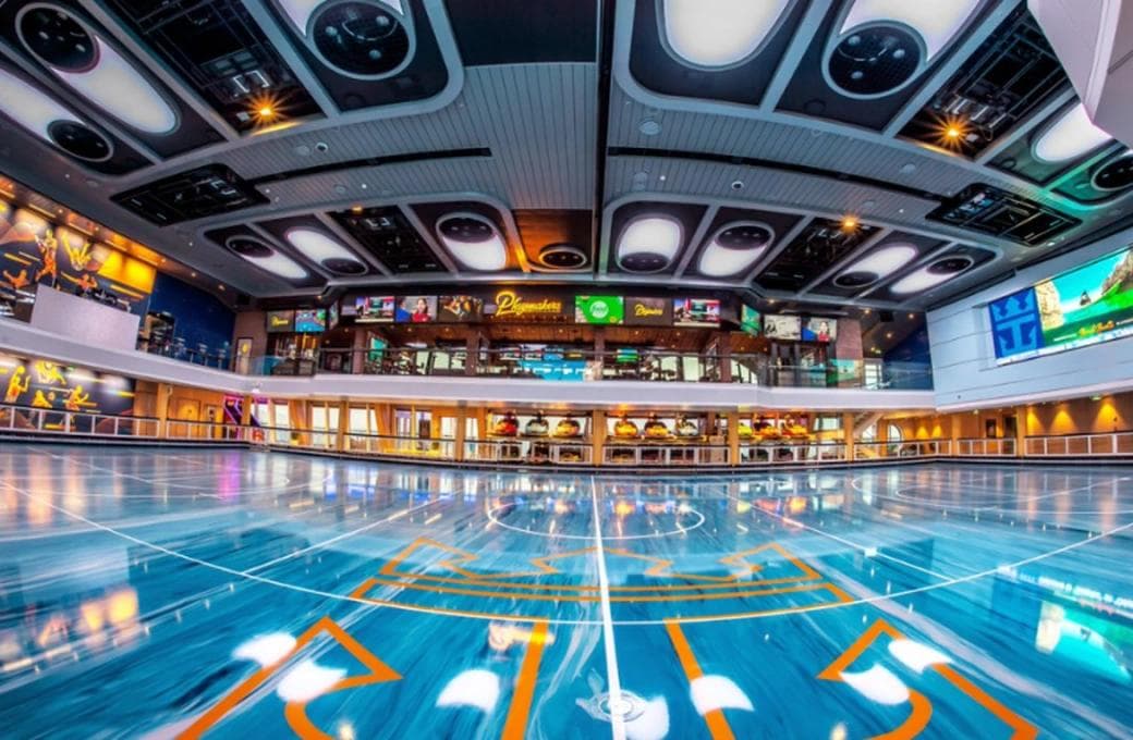 Лайнер Odyssey Of The Seas, компании Royal Caribbean International. Фото 1