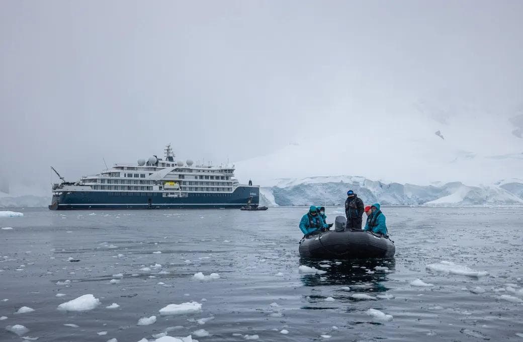 Лайнер SH Minerva, компании Swan Hellenic. Фото 1