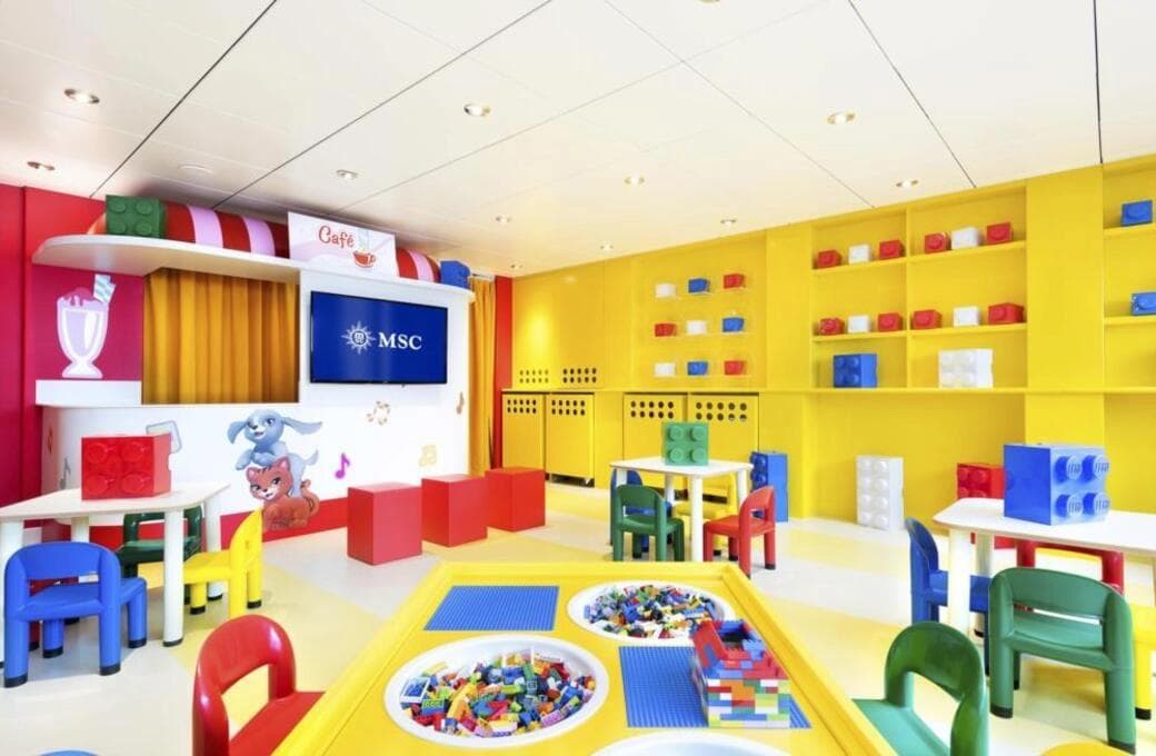 Лайнер MSC Lirica, компании MSC Crociere. Фото 1