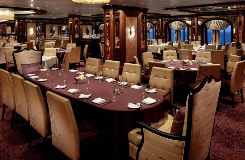 Лайнер Ovation Of The Seas, компании Royal Caribbean International. Фото 1