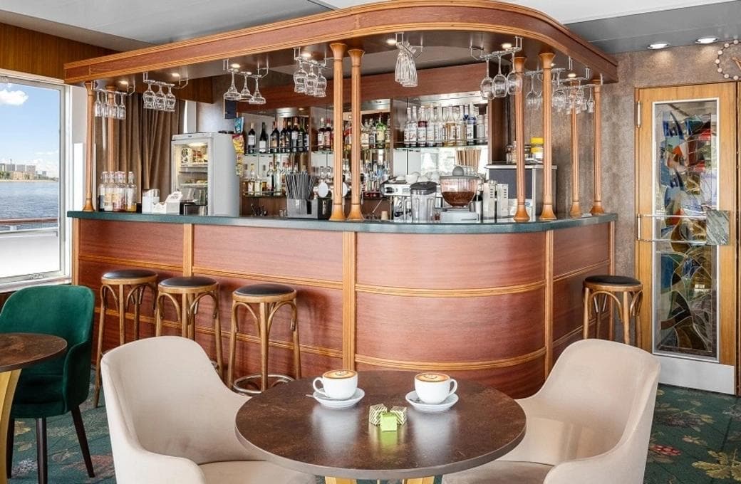 Лайнер Симфония севера, компании Созвездие. Фото 1