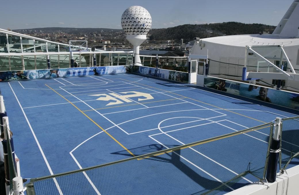 Лайнер Freedom Of The Seas, компании Royal Caribbean International. Фото 1