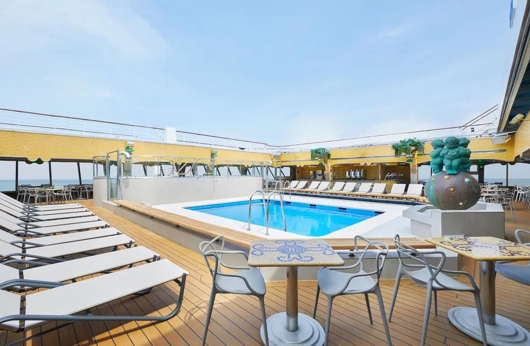 Лайнер Costa Serena, компании Costa Cruises. Фото 1