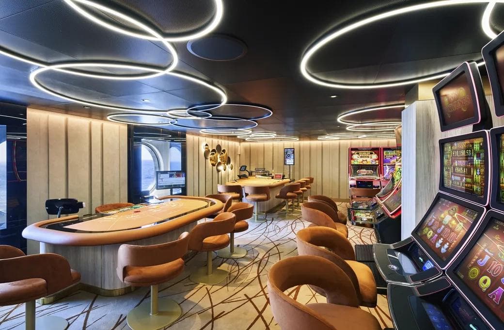 Лайнер Explora I, компании Explora Journeys. Фото 1