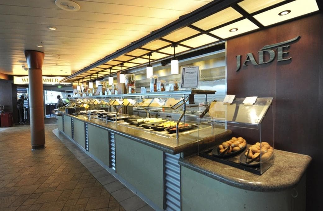 Лайнер Adventure Of The Seas, компании Royal Caribbean International. Фото 1